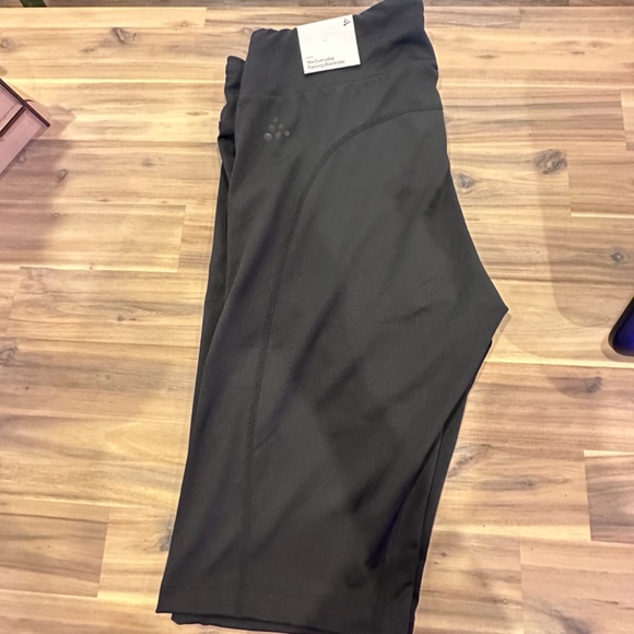 Craft Adv Essence Short Tights - Picture 5 of 5